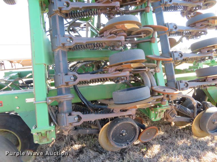 image for item DE8818 John Deere 1860 no-till air seeder