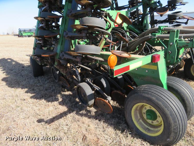 image for item DE8818 John Deere 1860 no-till air seeder