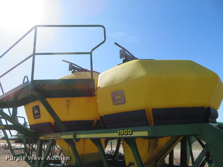 image for item DE8818 John Deere 1860 no-till air seeder