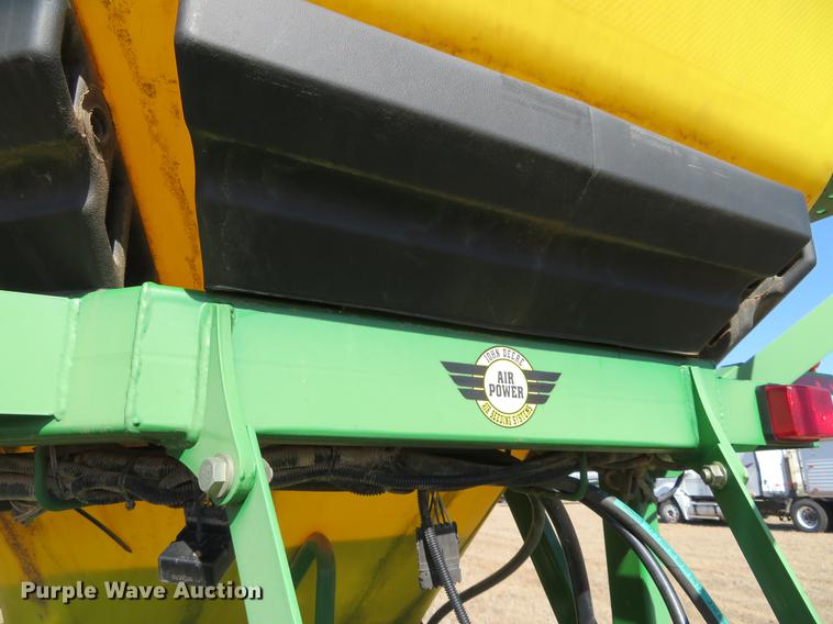 image for item DE8818 John Deere 1860 no-till air seeder