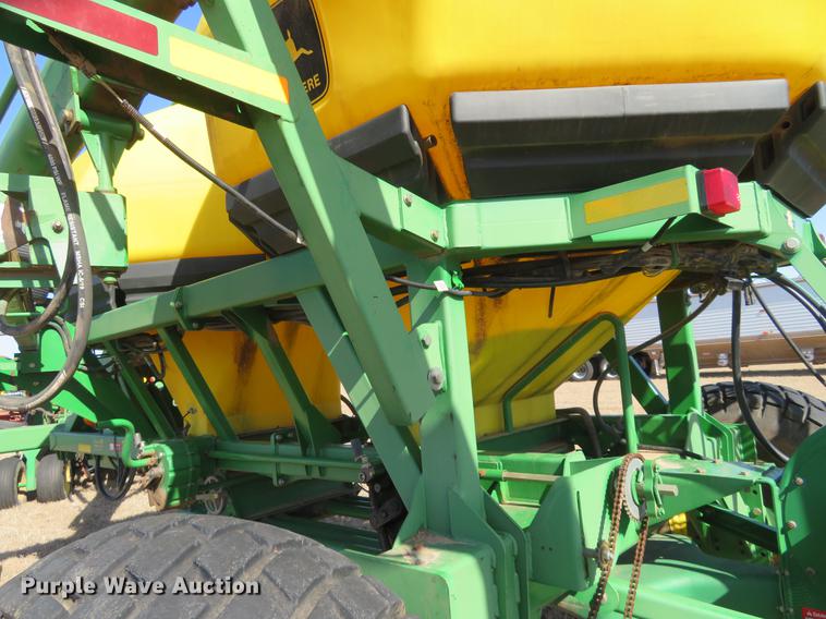 image for item DE8818 John Deere 1860 no-till air seeder
