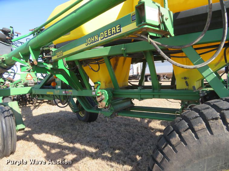 image for item DE8818 John Deere 1860 no-till air seeder
