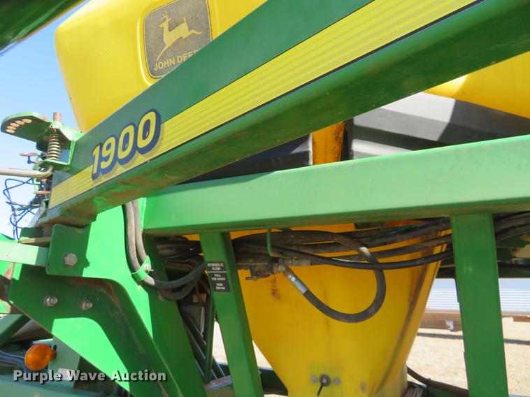 image for item DE8818 John Deere 1860 no-till air seeder
