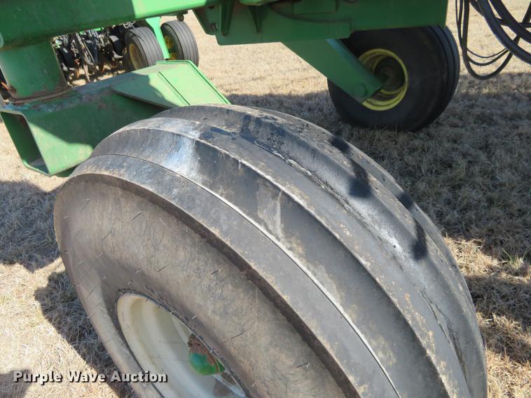 image for item DE8818 John Deere 1860 no-till air seeder