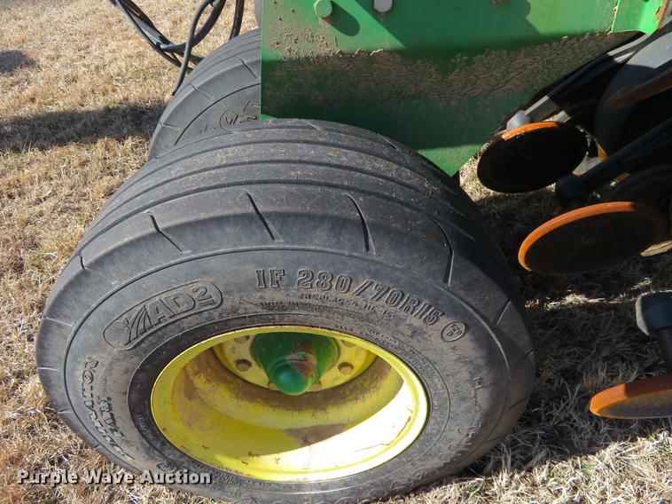 image for item DE8818 John Deere 1860 no-till air seeder