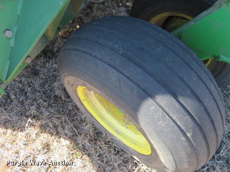 image for item DE8818 John Deere 1860 no-till air seeder