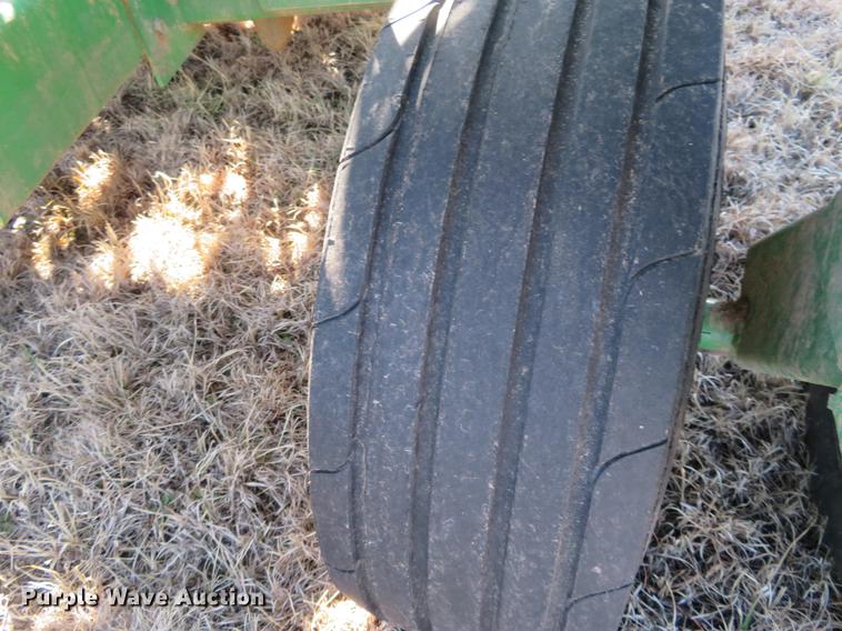 image for item DE8818 John Deere 1860 no-till air seeder