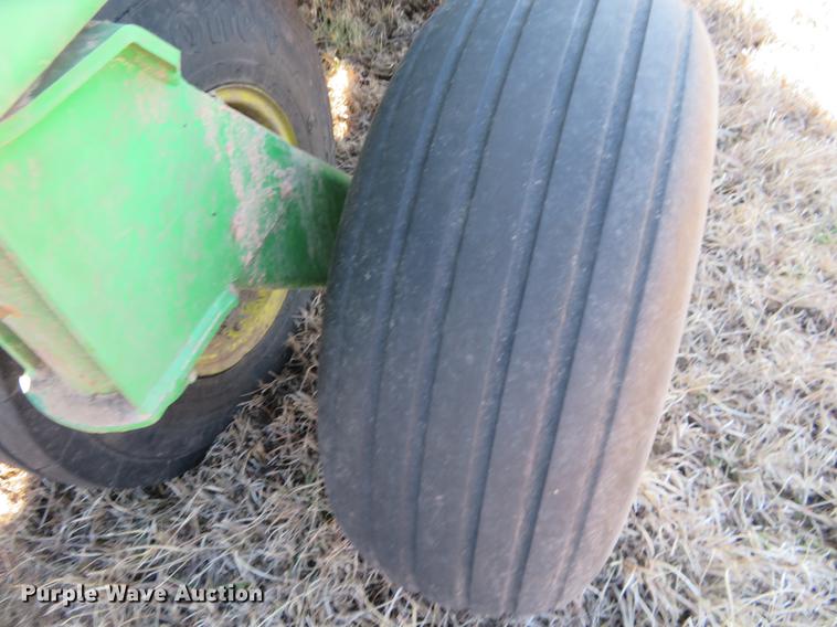 image for item DE8818 John Deere 1860 no-till air seeder