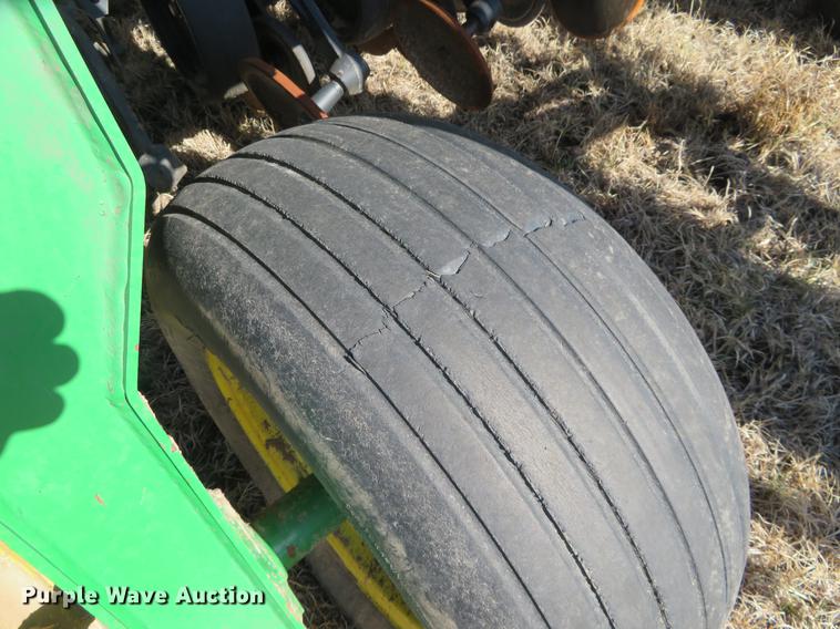 image for item DE8818 John Deere 1860 no-till air seeder