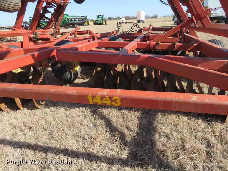 image for item DE8819 Sunflower 1443 double off-set disk