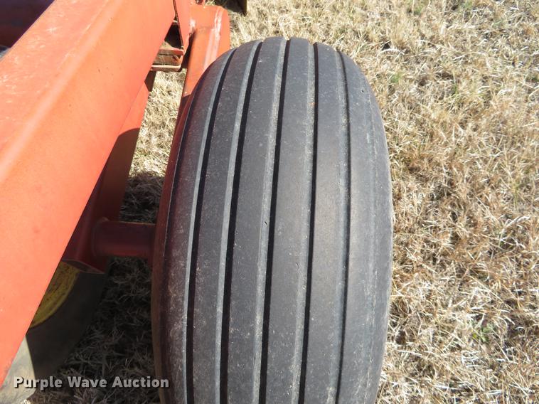 image for item DE8819 Sunflower 1443 double off-set disk