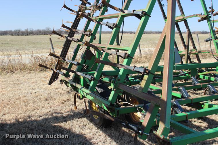 image for item DE8822 John Deere 960 field cultivator