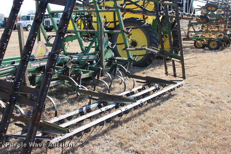 image for item DE8822 John Deere 960 field cultivator