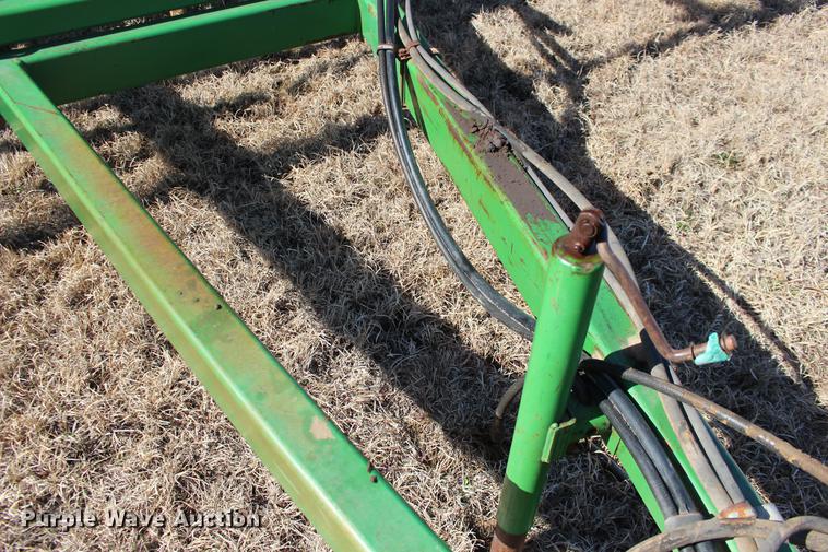 image for item DE8822 John Deere 960 field cultivator