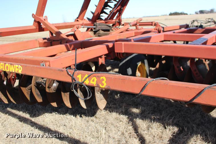 image for item DE8826 Sunflower 1443 double off-set disk