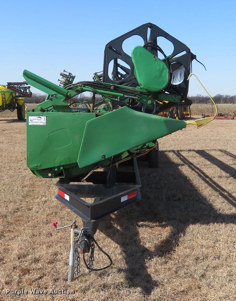 image for item DE8827 1998 John Deere 925 head