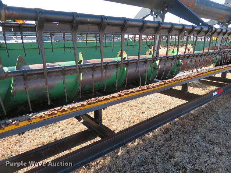 image for item DE8827 1998 John Deere 925 head