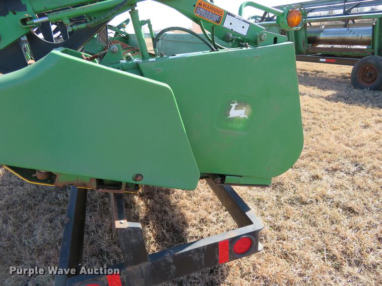 image for item DE8827 1998 John Deere 925 head