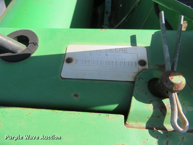 image for item DE8827 1998 John Deere 925 head