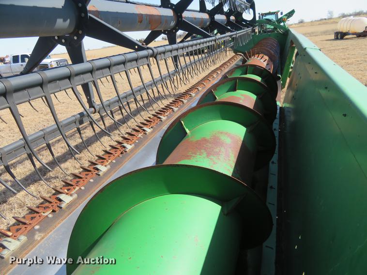 image for item DE8827 1998 John Deere 925 head