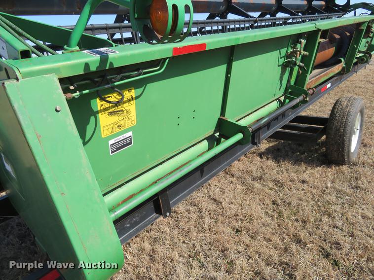 image for item DE8827 1998 John Deere 925 head