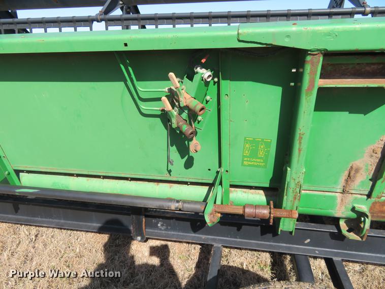image for item DE8827 1998 John Deere 925 head