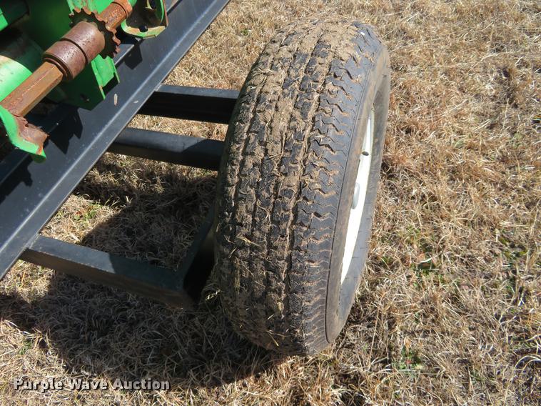 image for item DE8827 1998 John Deere 925 head