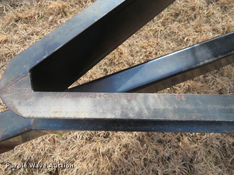 image for item DE8827 1998 John Deere 925 head