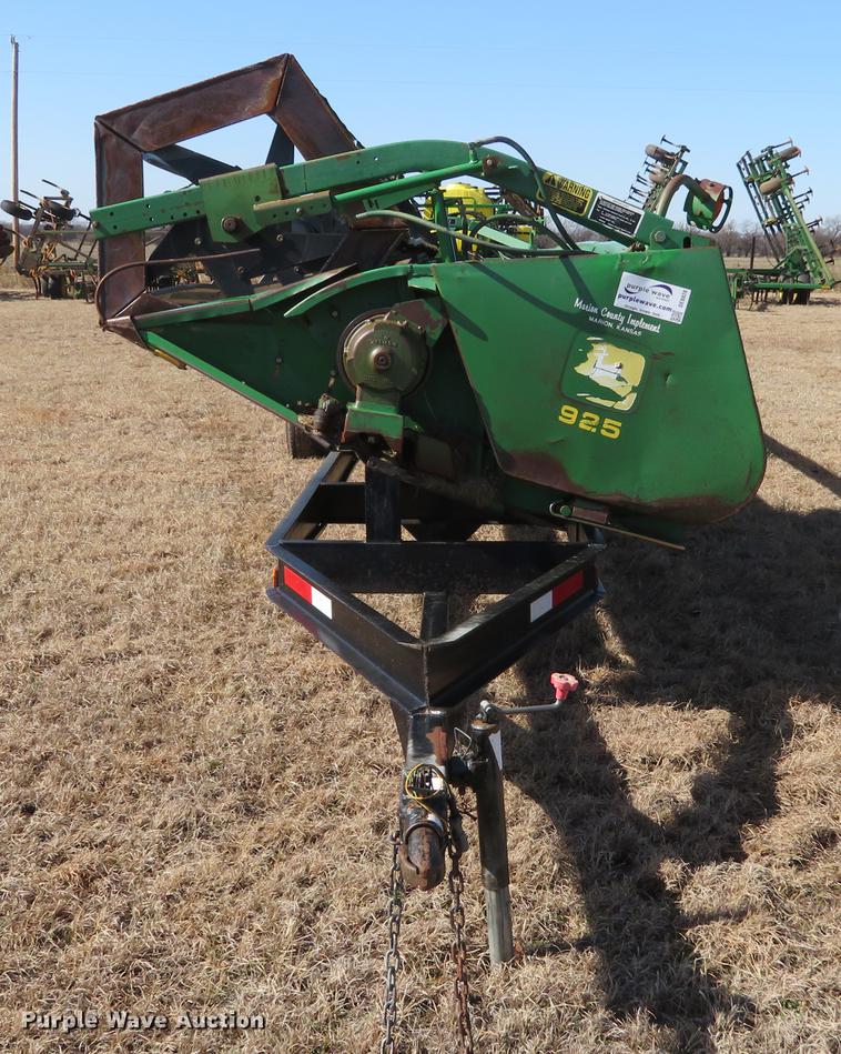 image for item DE8828 1994 John Deere 925 head