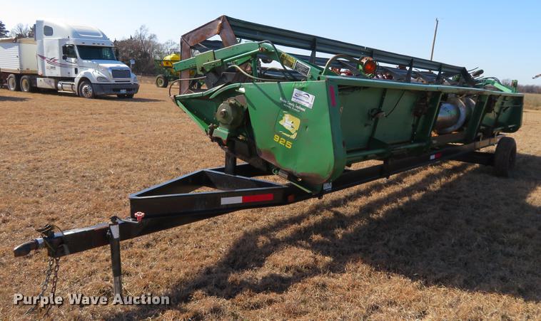 image for item DE8828 1994 John Deere 925 head