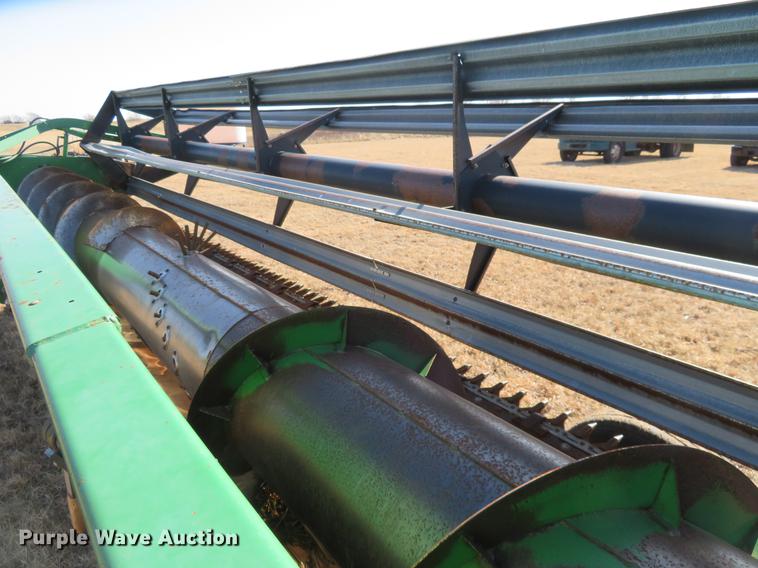 image for item DE8828 1994 John Deere 925 head