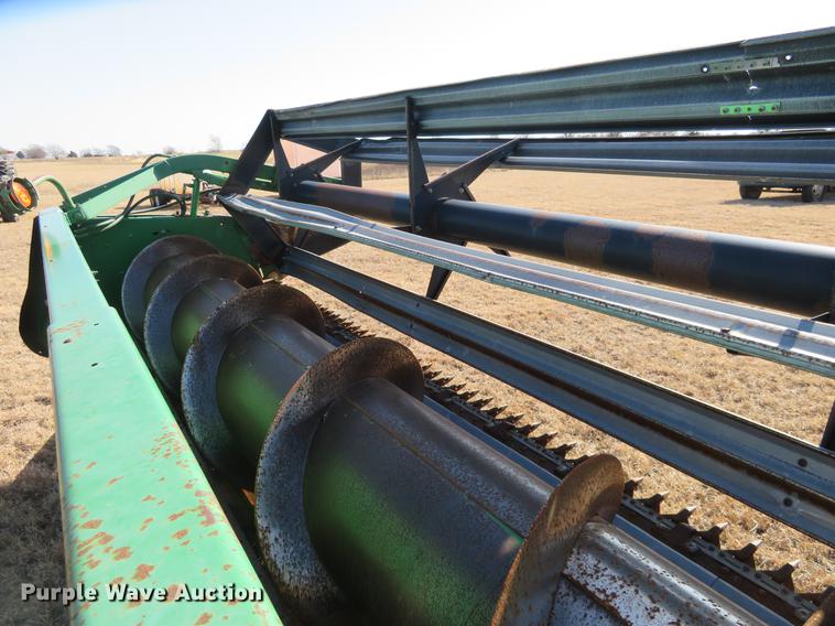 image for item DE8828 1994 John Deere 925 head