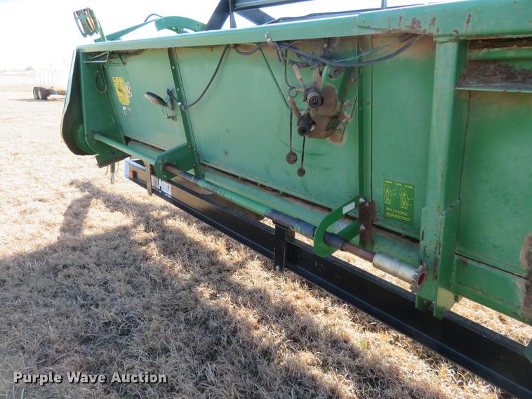 image for item DE8828 1994 John Deere 925 head