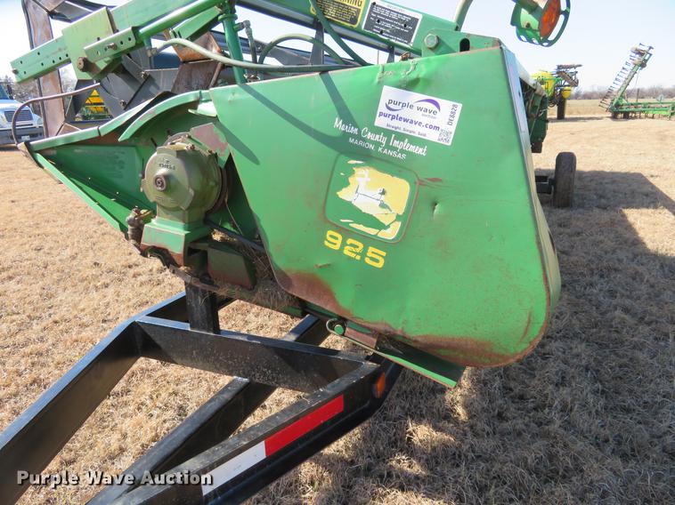 image for item DE8828 1994 John Deere 925 head