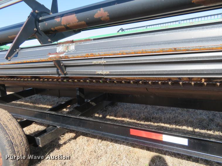 image for item DE8828 1994 John Deere 925 head