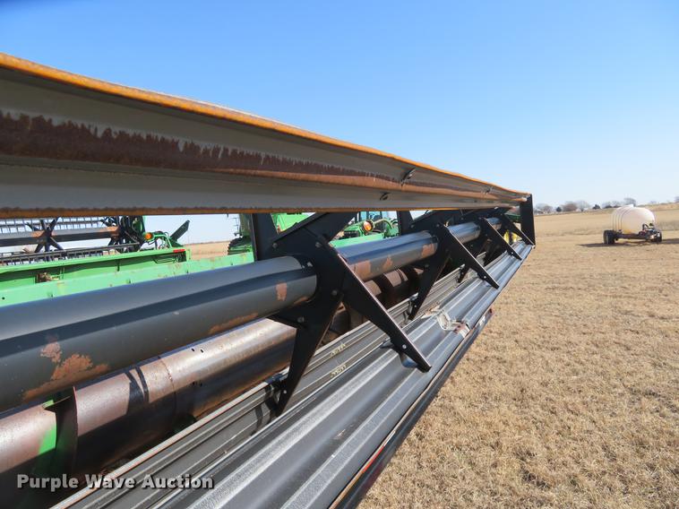 image for item DE8828 1994 John Deere 925 head