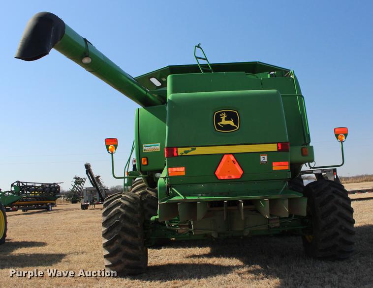 image for item DE8830 2004 John Deere 9660 combine