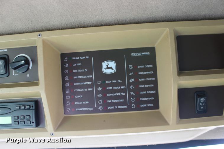 image for item DE8830 2004 John Deere 9660 combine