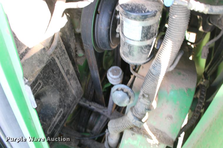 image for item DE8830 2004 John Deere 9660 combine