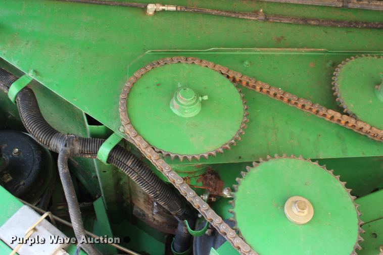 image for item DE8830 2004 John Deere 9660 combine