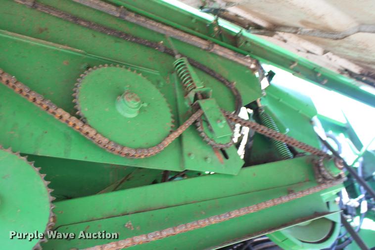 image for item DE8830 2004 John Deere 9660 combine