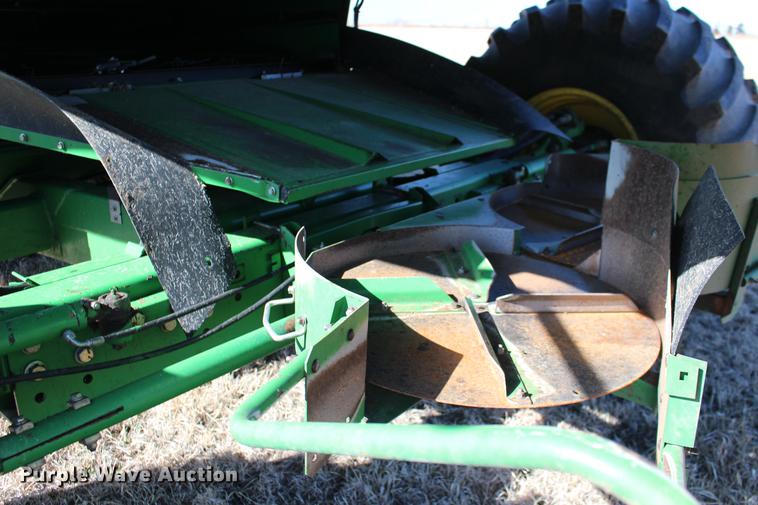 image for item DE8830 2004 John Deere 9660 combine