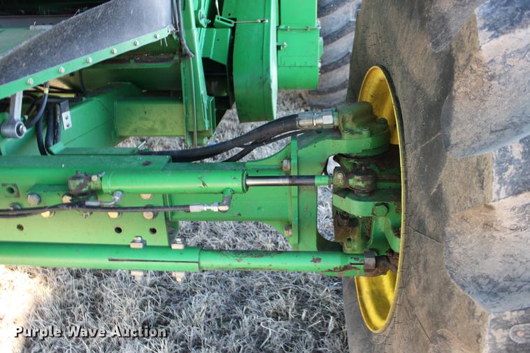 image for item DE8830 2004 John Deere 9660 combine