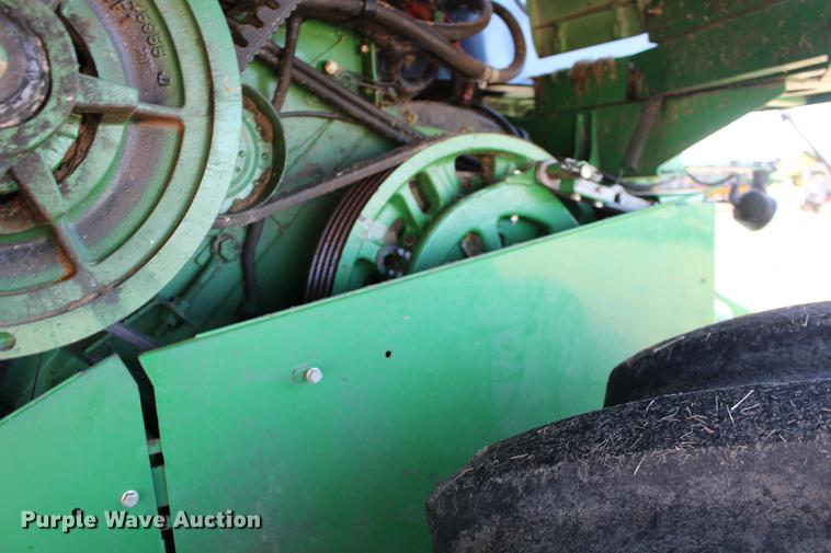 image for item DE8830 2004 John Deere 9660 combine