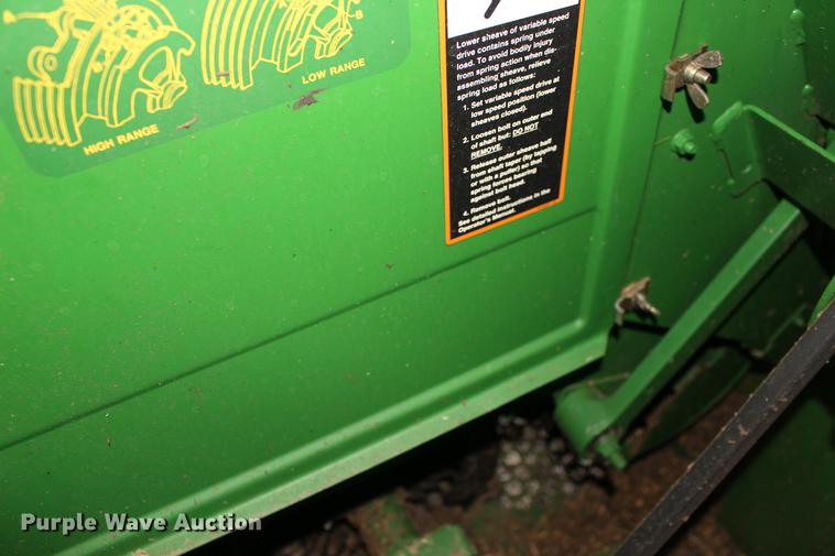 image for item DE8830 2004 John Deere 9660 combine