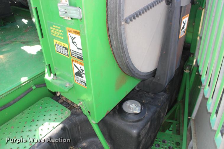 image for item DE8830 2004 John Deere 9660 combine