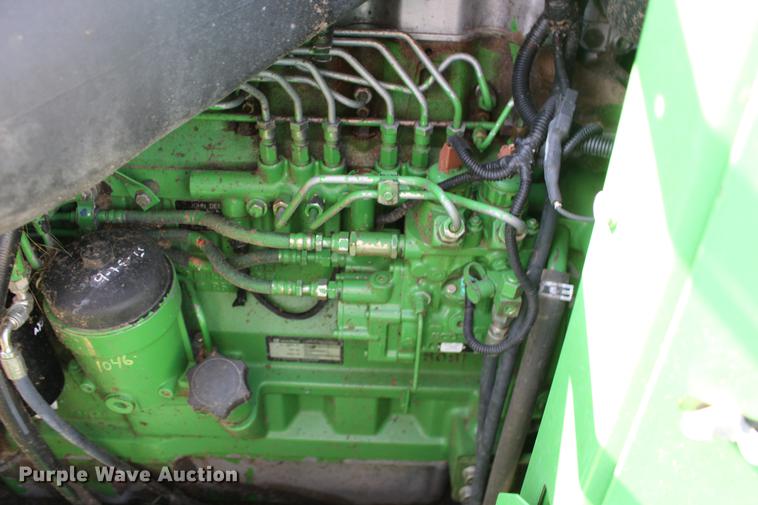 image for item DE8830 2004 John Deere 9660 combine