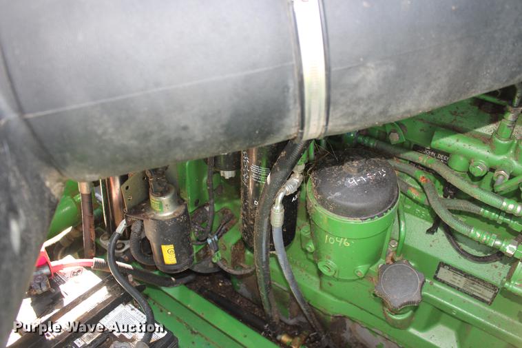 image for item DE8830 2004 John Deere 9660 combine