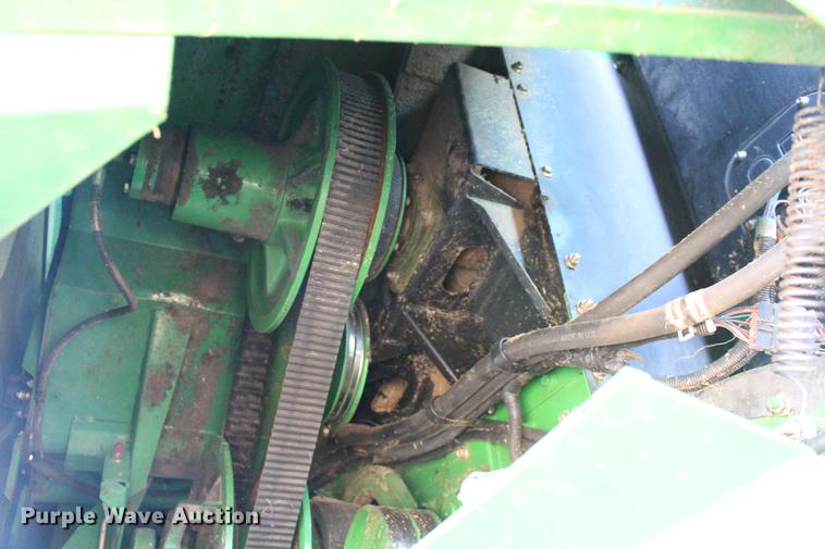 image for item DE8830 2004 John Deere 9660 combine