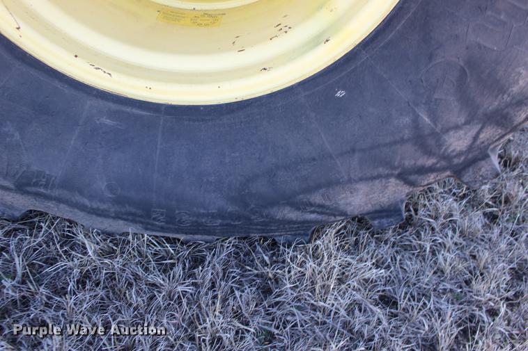 image for item DE8830 2004 John Deere 9660 combine